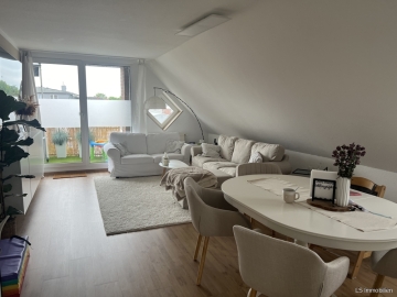 Wohnen in Bad Zwischenahn: Großzügige 3-Zimmerwohnung mit Balkon und PKW Stellplatz, 26160 Bad Zwischenahn, Etagenwohnung