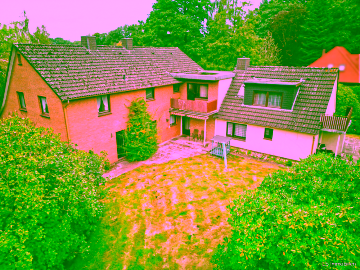 Sanierungsfähiges Mehrfamilienhaus auf einem traumhaften Grundstück, 26160 Bad Zwischenahn / Elmendorf, Zweifamilienhaus