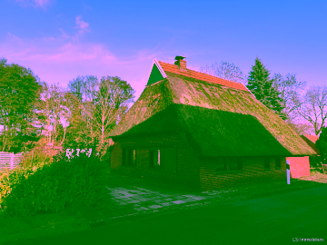 Sanierungsobjekt mit Reetdach in ruhiger Lage von Lemwerder–Deichshausen, 27809 Lemwerder, Einfamilienhaus