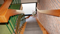 Wieder Verfügbar ! Solides Einfamilienhaus mit neuer Gastherme in Gristede - Treppe