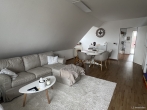 Wohnzimmer - Wohnen in Bad Zwischenahn: Großzügige 3-Zimmerwohnung mit Balkon und PKW Stellplatz