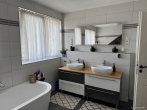Badezimmer OG - Wohnen, Leben, Genießen ,großzügiges Haus mit Remise & Outdoorküche