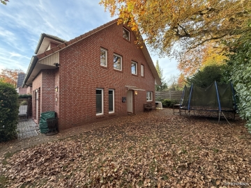 Gepflegte Doppelhaushälfte in Oldenburg-Ofenerdiek mit Ausbaureserve und moderner Heizung, 26125 Oldenburg / Ofenerdiek, Doppelhaushälfte