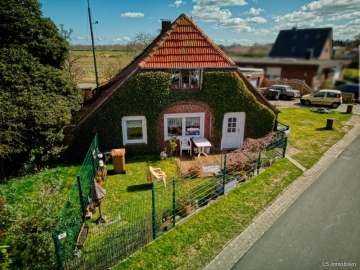 Charmantes Bauernhaus mit großem Potenzial in Bockhorn-Steinhausen ,Sanierung, Neubau oder Teilverkauf möglich, 26345 Bockhorn, Einfamilienhaus
