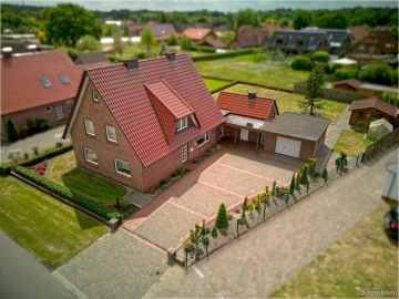 Familienfreundliches Einfamilienhaus mit großem Grundstück in Bad Zwischenahn – Ortsteil Ohrwege/Querenstede, 26160 Bad Zwischenahn / Querenstede, Einfamilienhaus